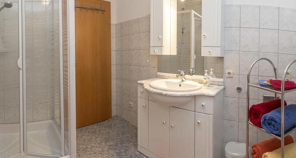Appartamento Haus Sahin Vandans Esterno foto